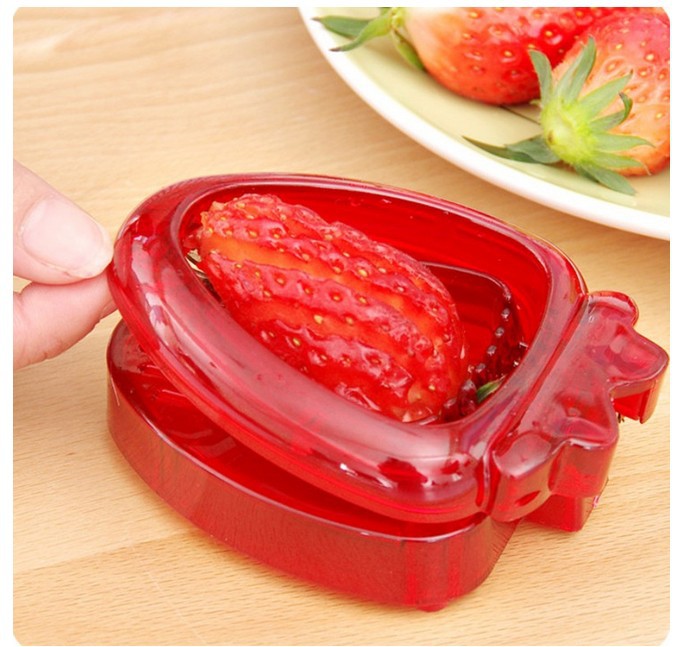 Red Strawberry Slicer Plastic Fruit Carving Tools-3